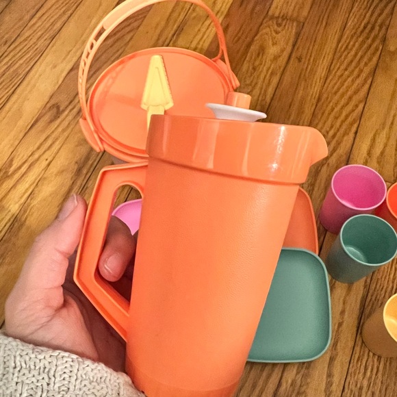 Tupperware - Picture 5 of 6